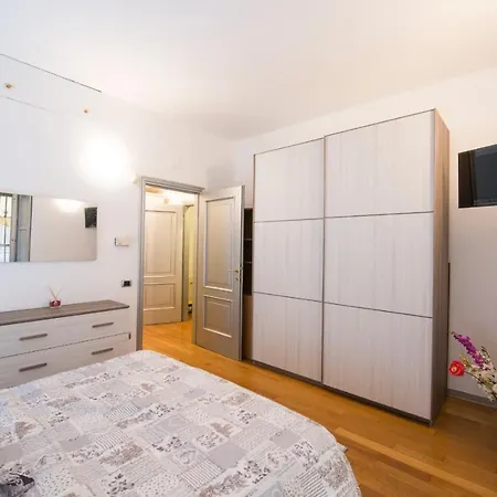 Centro , Piazza Castello Apartment
