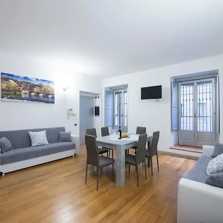 Centro , Piazza Castello Apartment