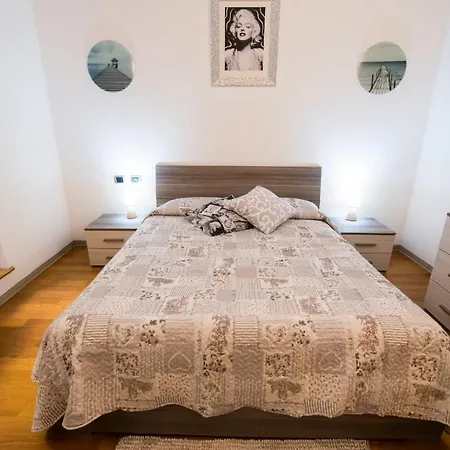 Apartment Centro , Piazza Castello